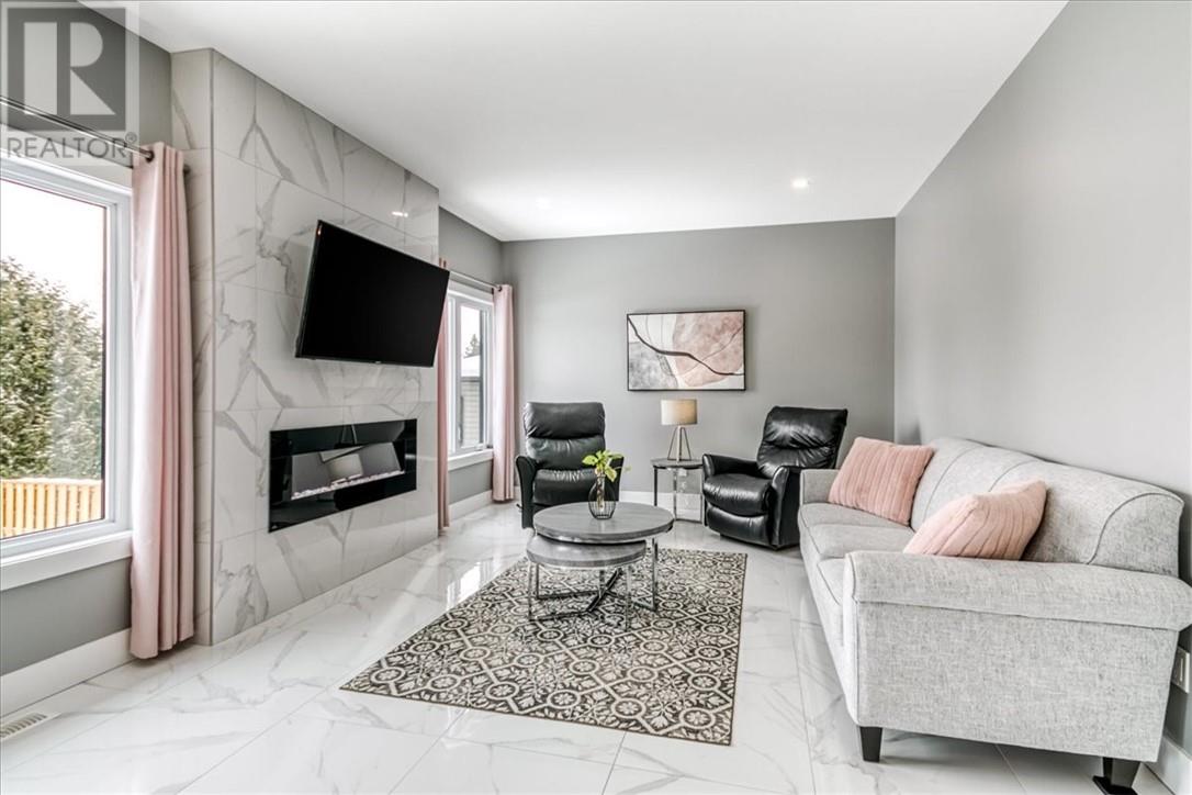 190 Hollybrook Crescent, Azilda, Ontario, P0M1B0 — Photo 26