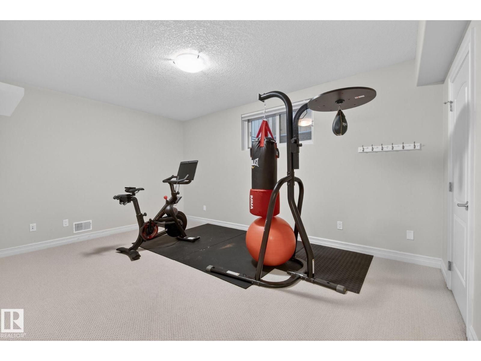 918 HOLLINGSWORTH BN NW, Edmonton