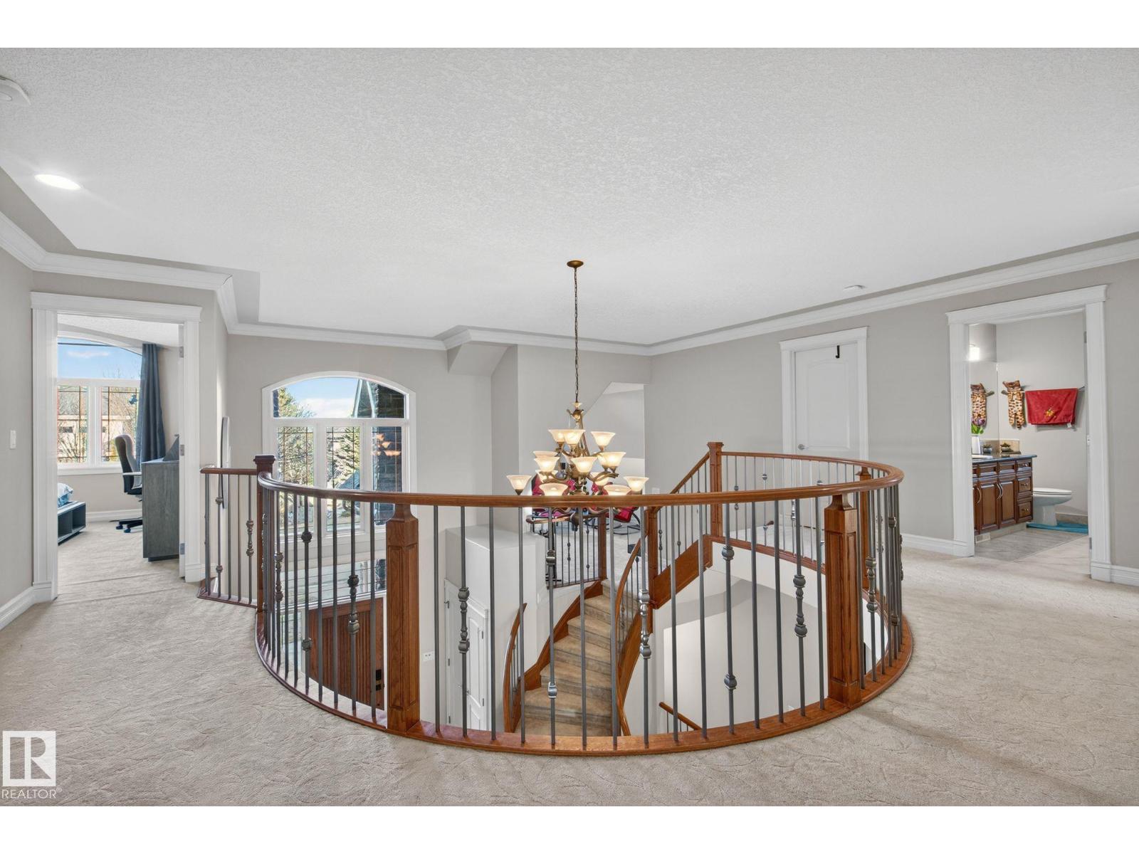 918 HOLLINGSWORTH BN NW, Edmonton