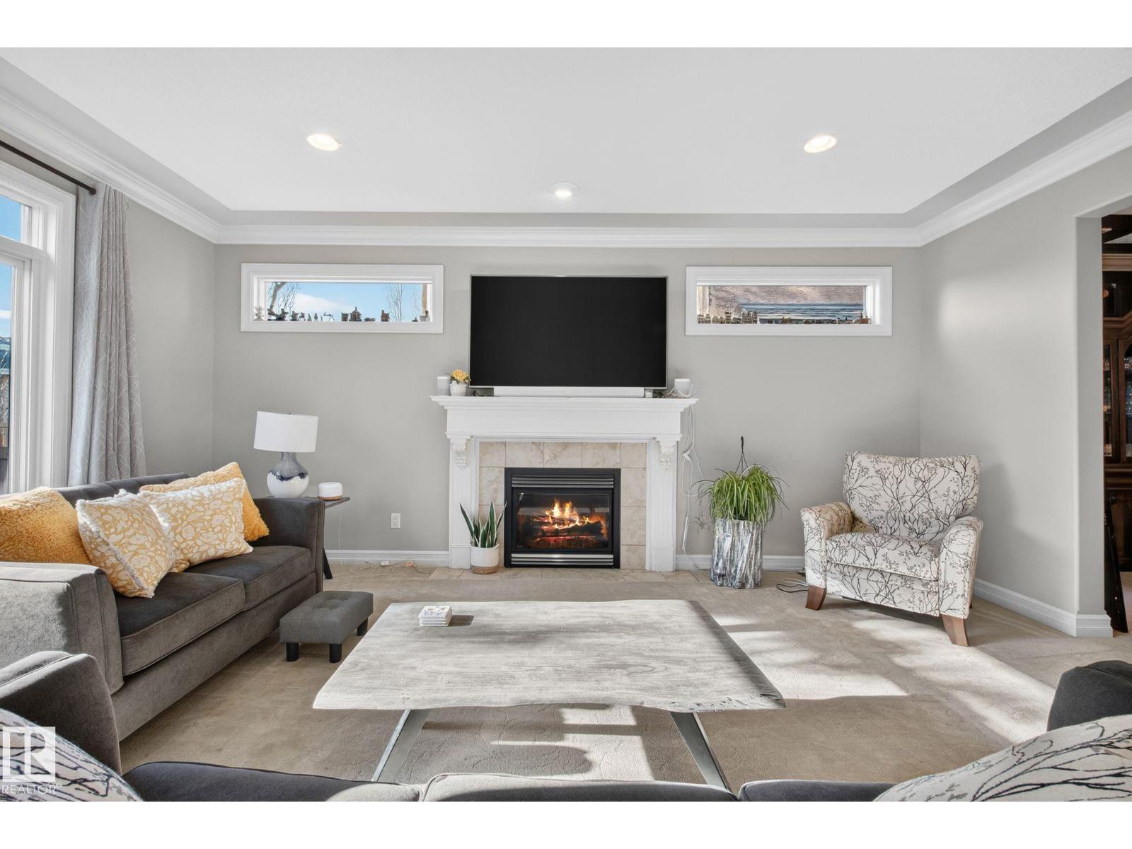 918 HOLLINGSWORTH BN NW, Edmonton