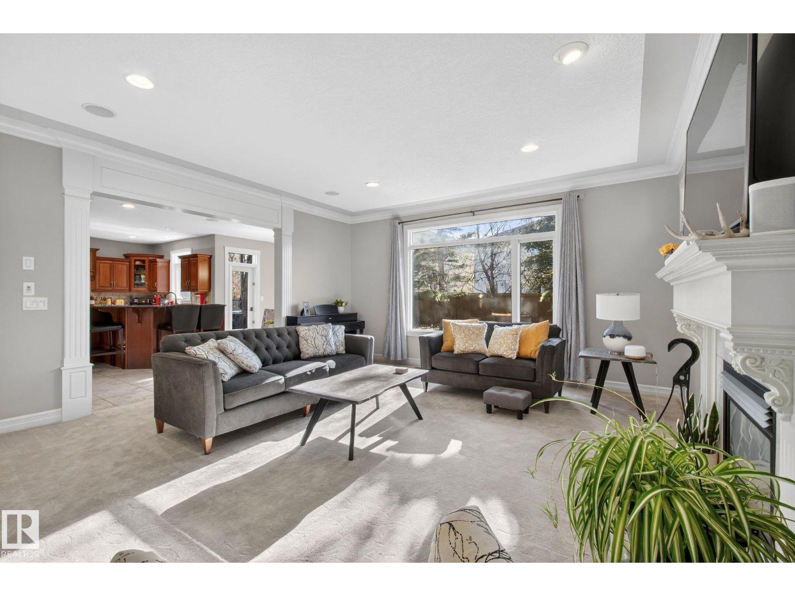 918 HOLLINGSWORTH BN NW, Edmonton