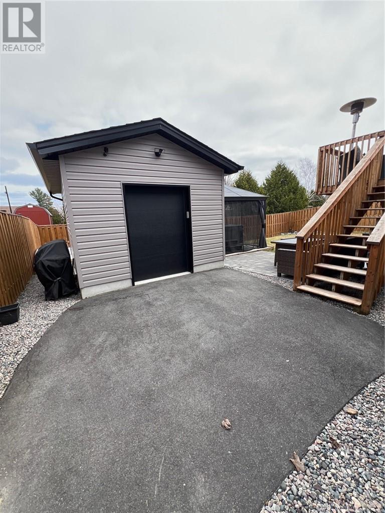 190 Hollybrook Crescent, Azilda, Ontario, P0M1B0 — Photo 8