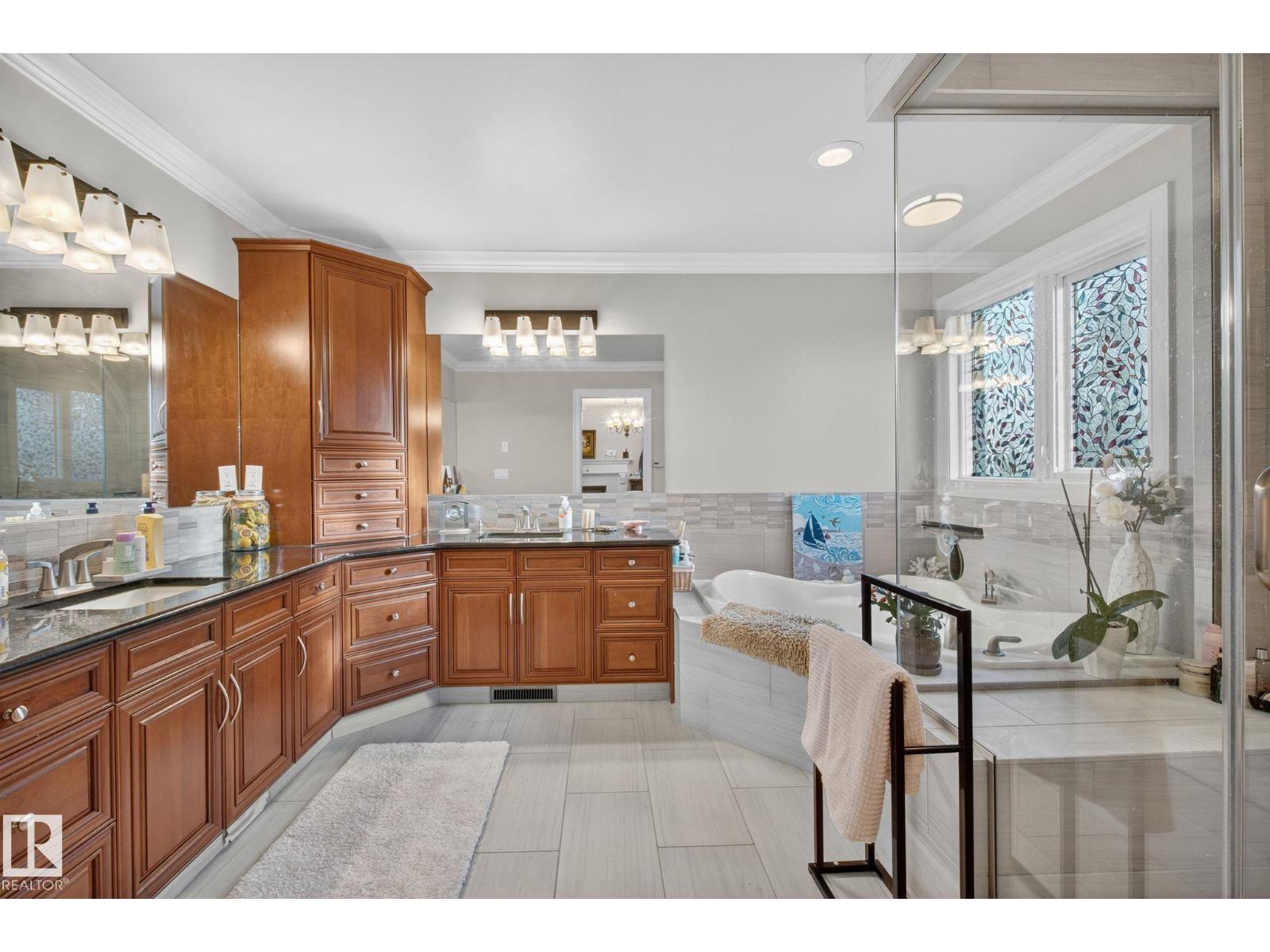 918 HOLLINGSWORTH BN NW, Edmonton