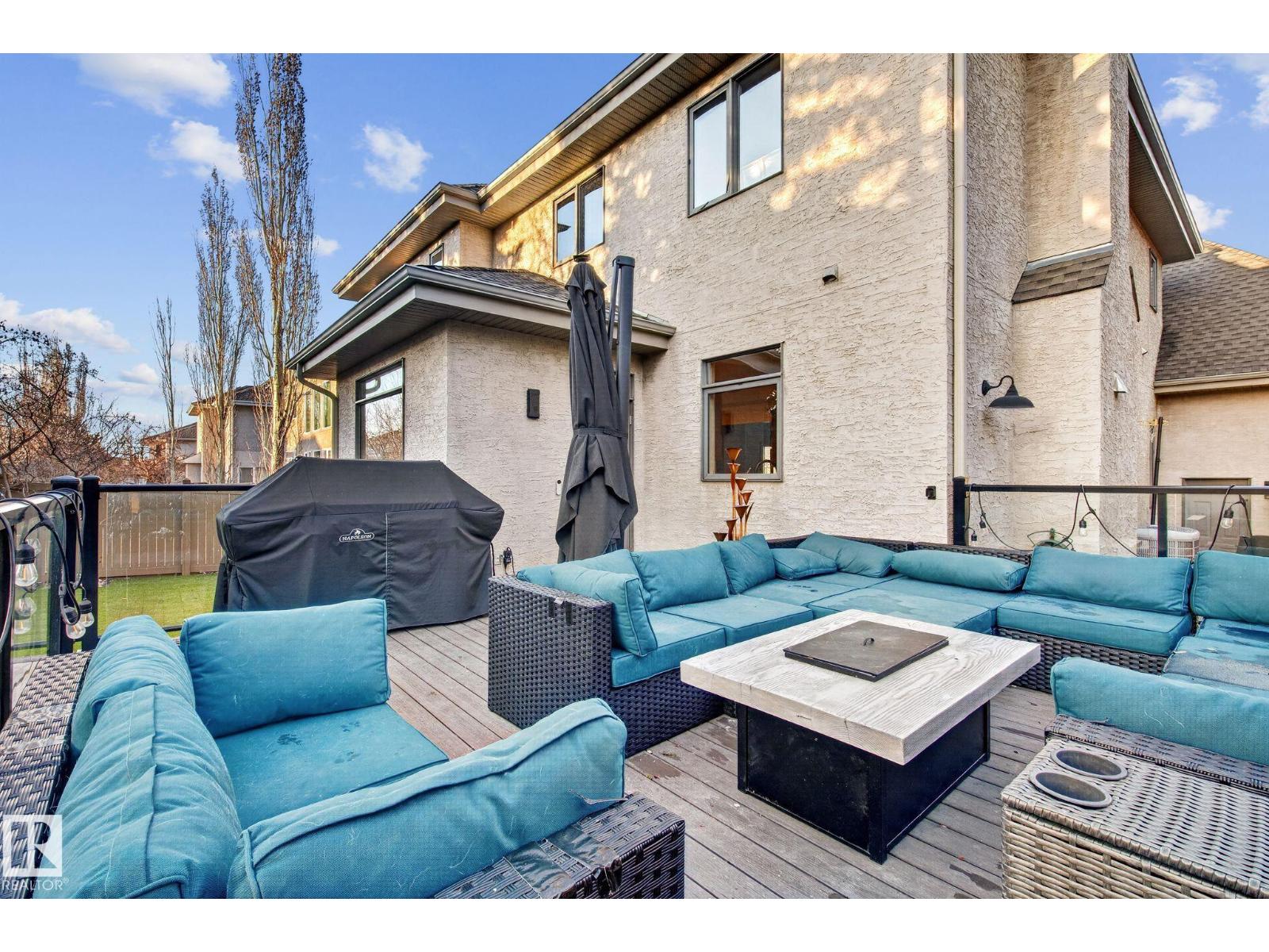 918 HOLLINGSWORTH BN NW, Edmonton