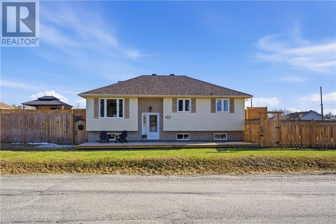 291 Ray Street, Wahnapitae, Ontario, P0M3C0 — Photo 2