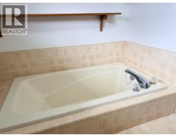 3642 Spokin Lake Road, 150 Mile House, BC V0K2G0 Photo 14
