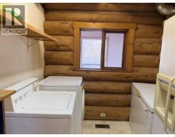 Hobby room - 3642 Spokin Lake Road, 150 Mile House, BC V0K2G0 Photo 9