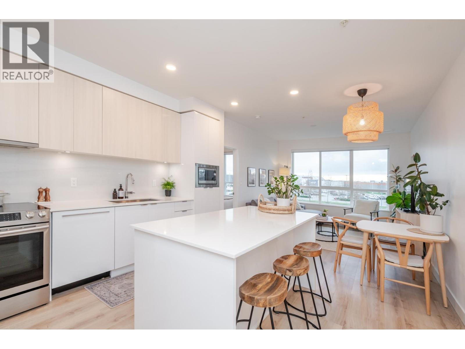201 1892 STARLING DRIVE, Tsawwassen