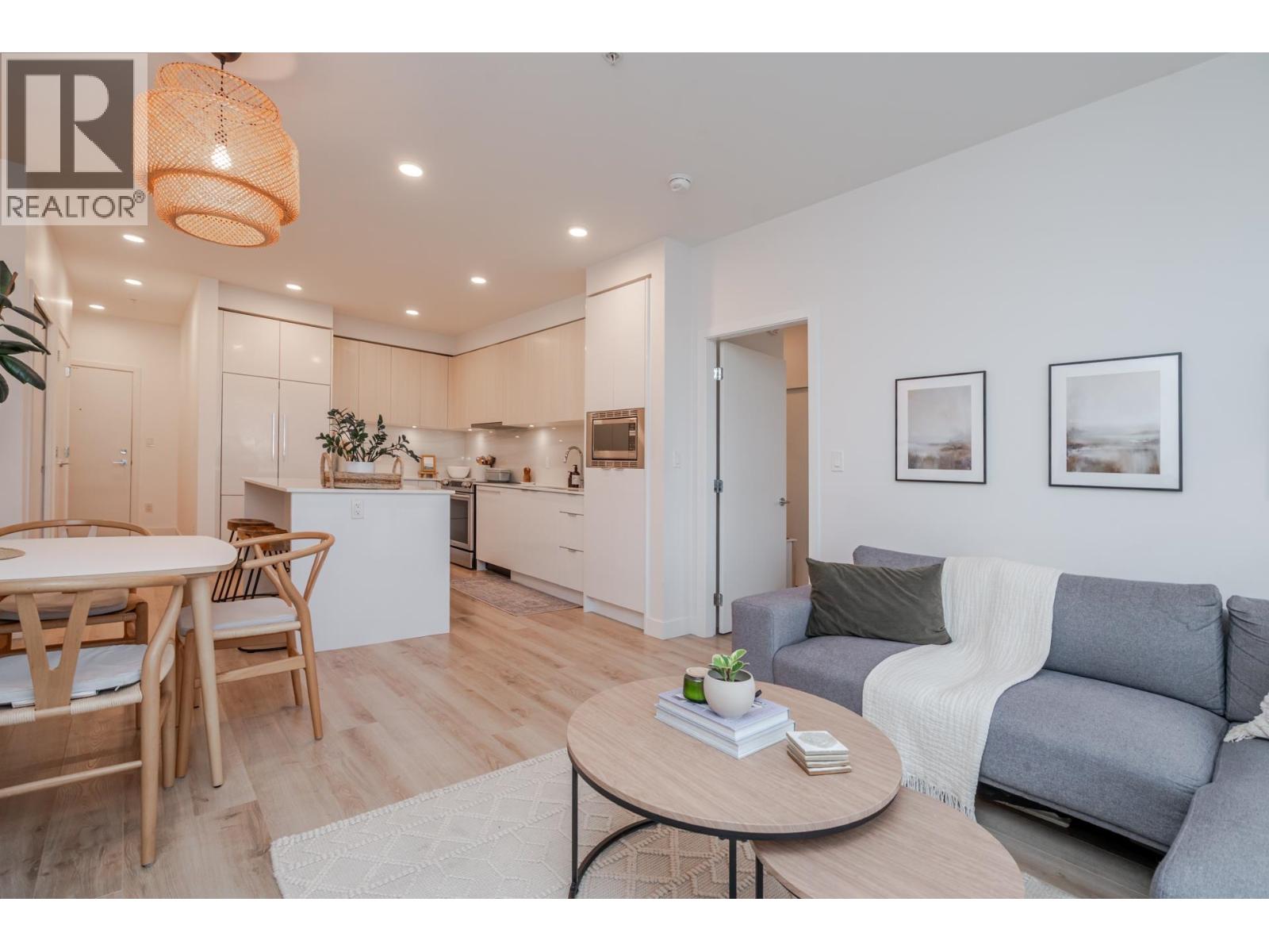 201 1892 STARLING DRIVE, Tsawwassen