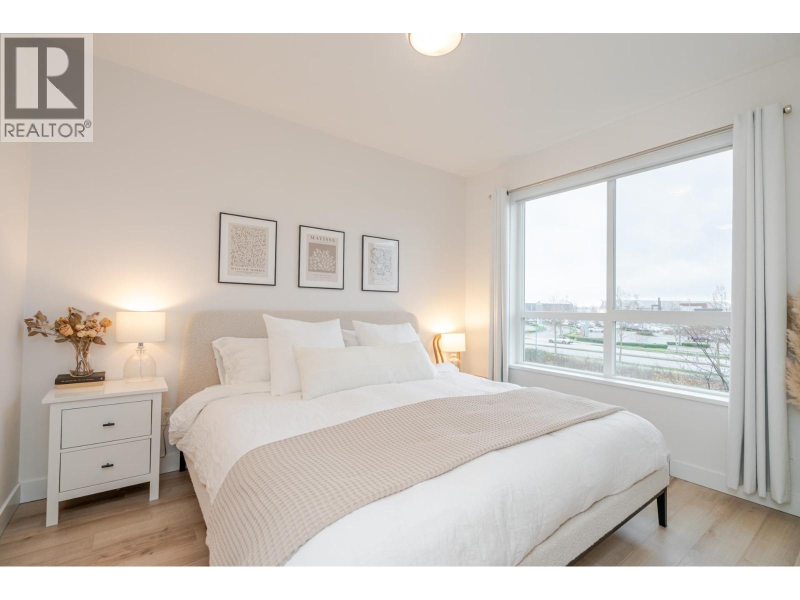 201 1892 STARLING DRIVE, Tsawwassen