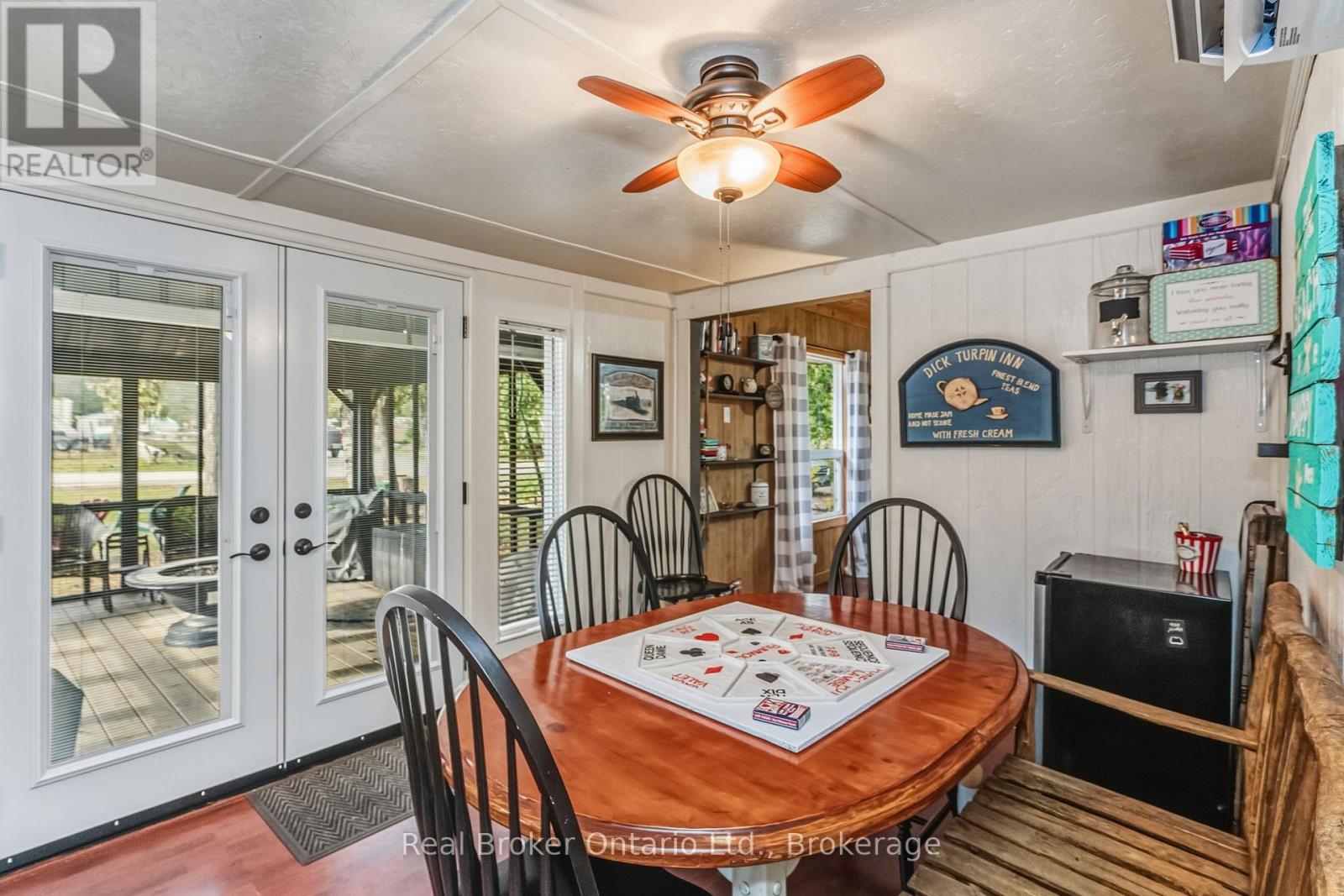 33 GLOUCESTER GROVE - 8