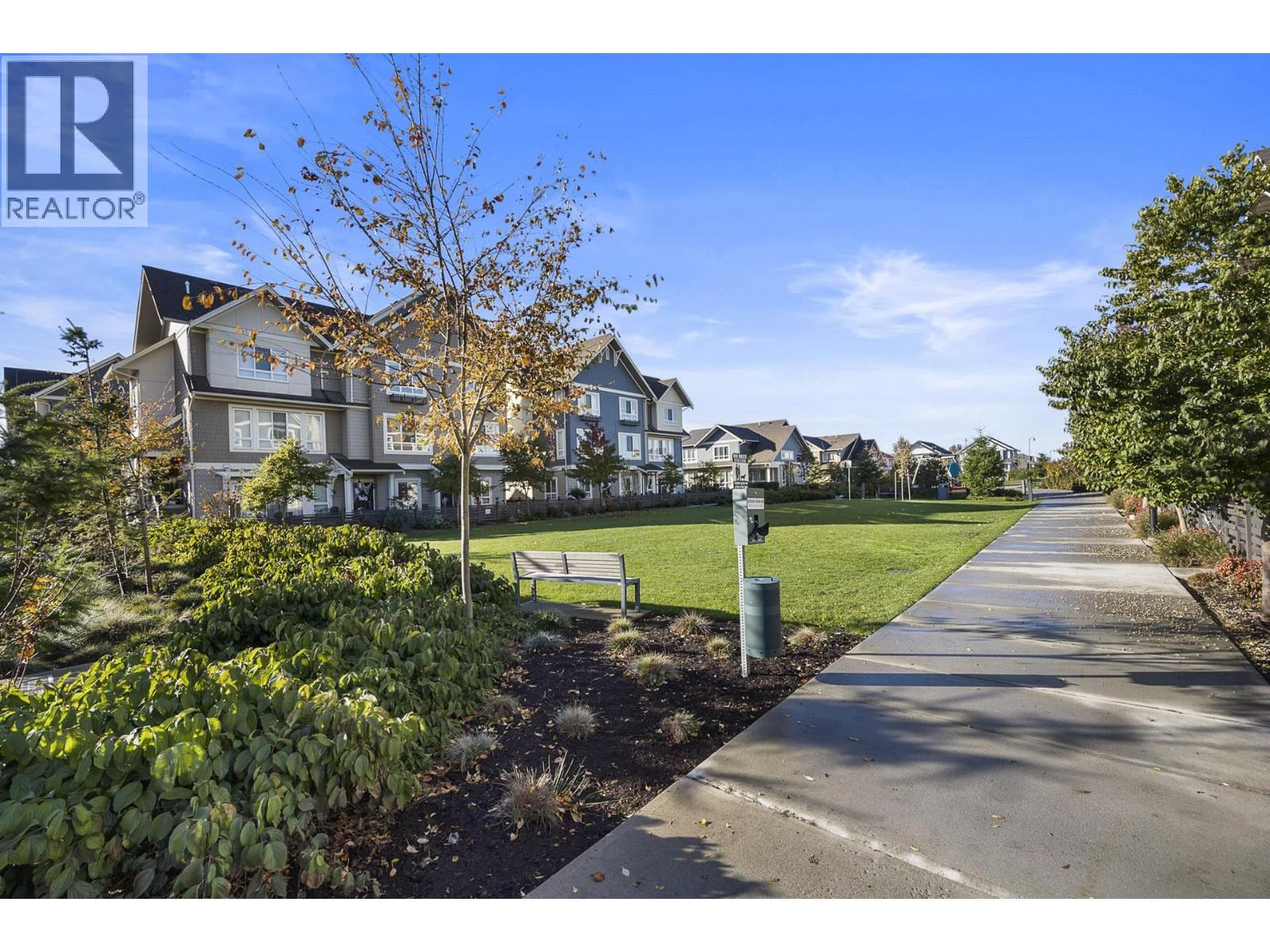 201 1892 STARLING DRIVE, Tsawwassen