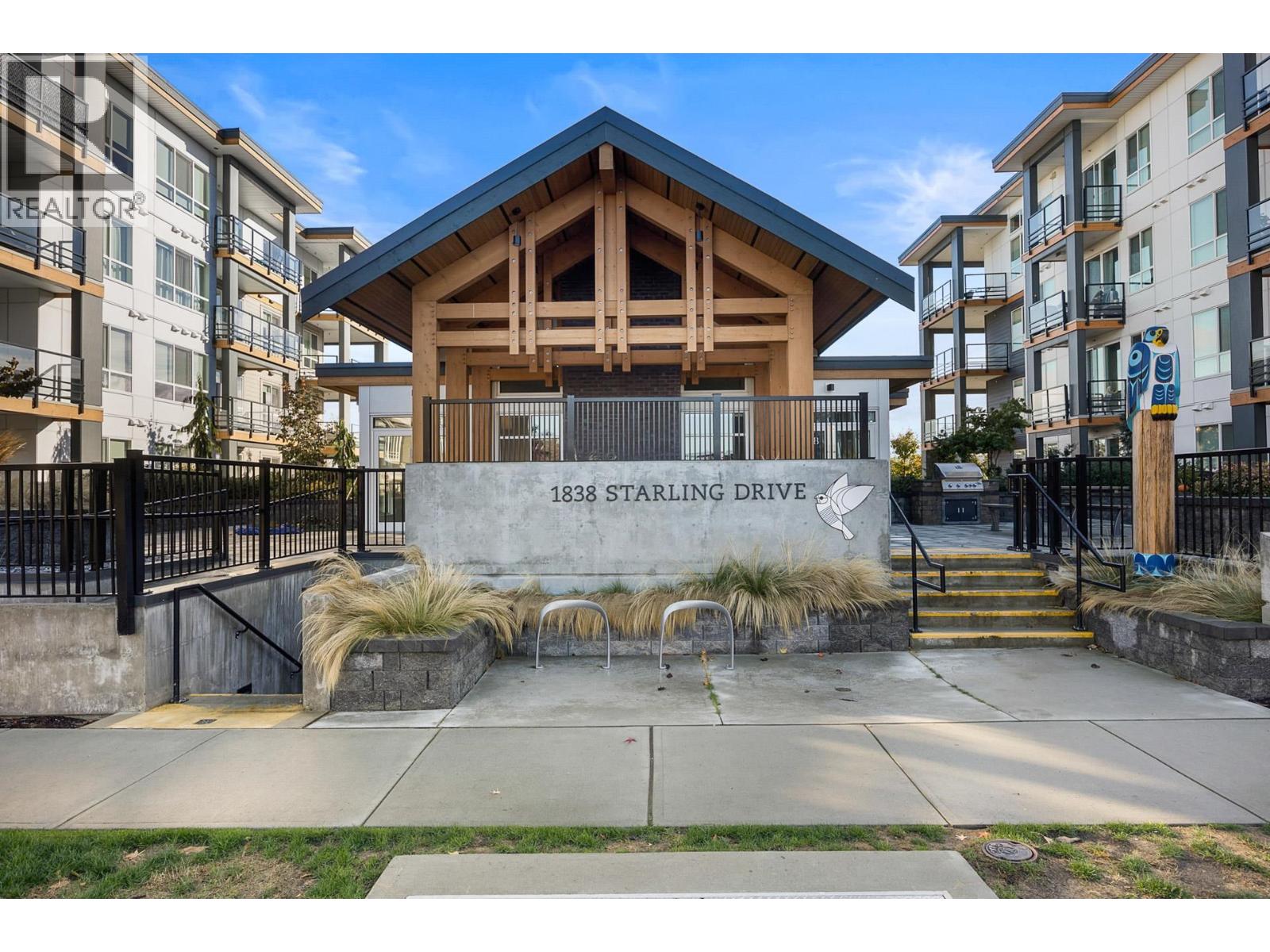 201 1892 STARLING DRIVE, Tsawwassen