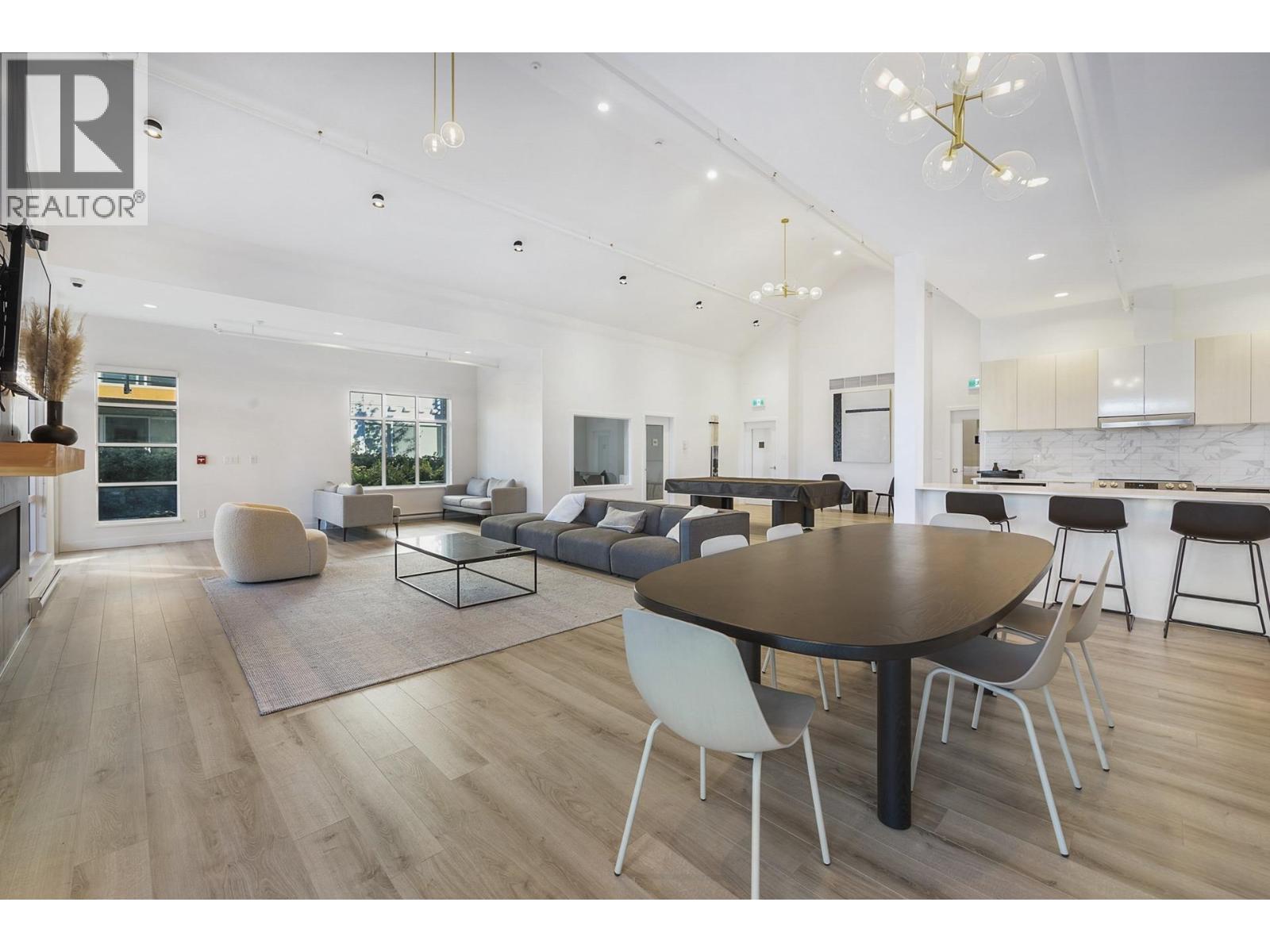 201 1892 STARLING DRIVE, Tsawwassen