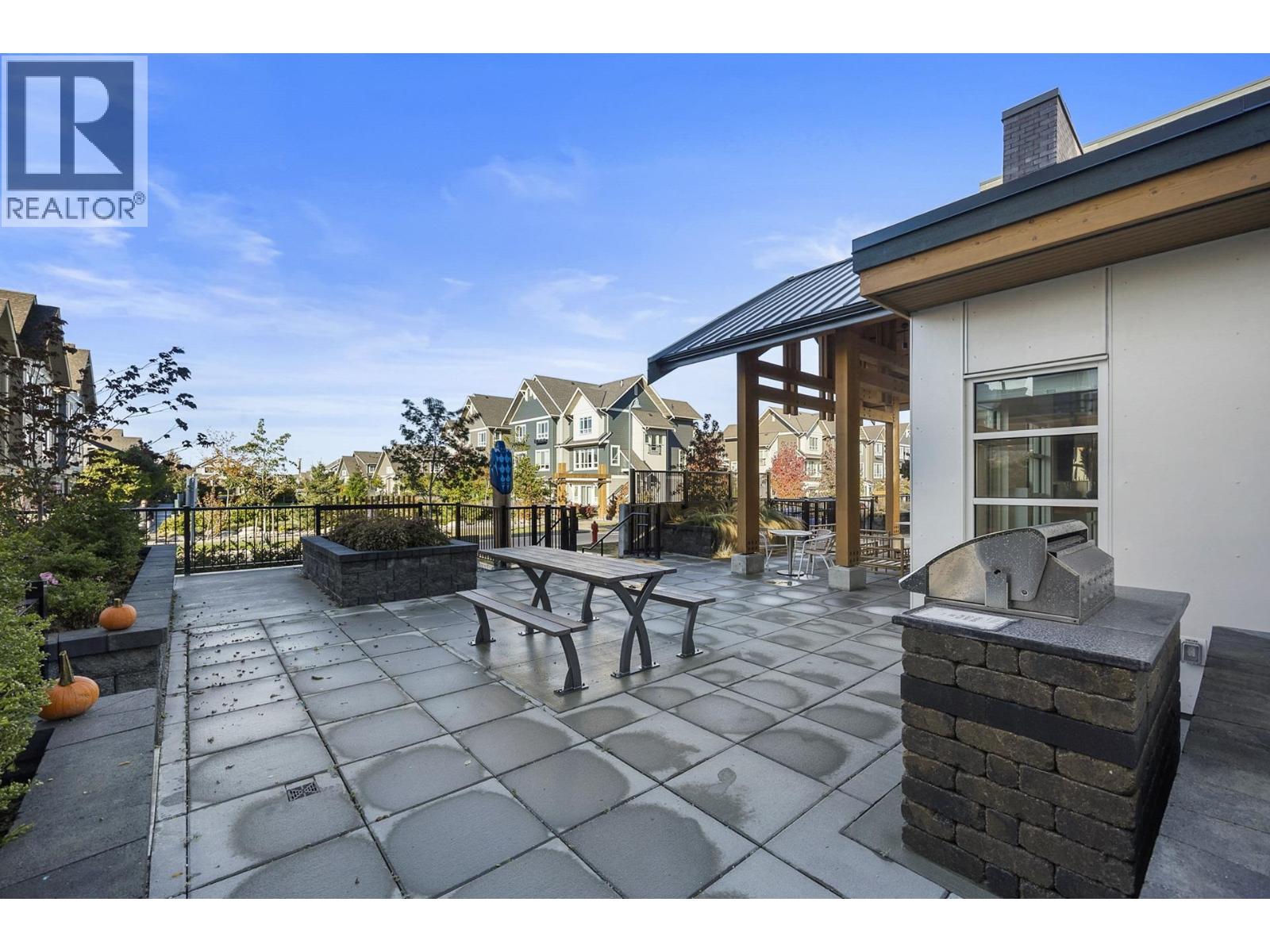201 1892 STARLING DRIVE, Tsawwassen