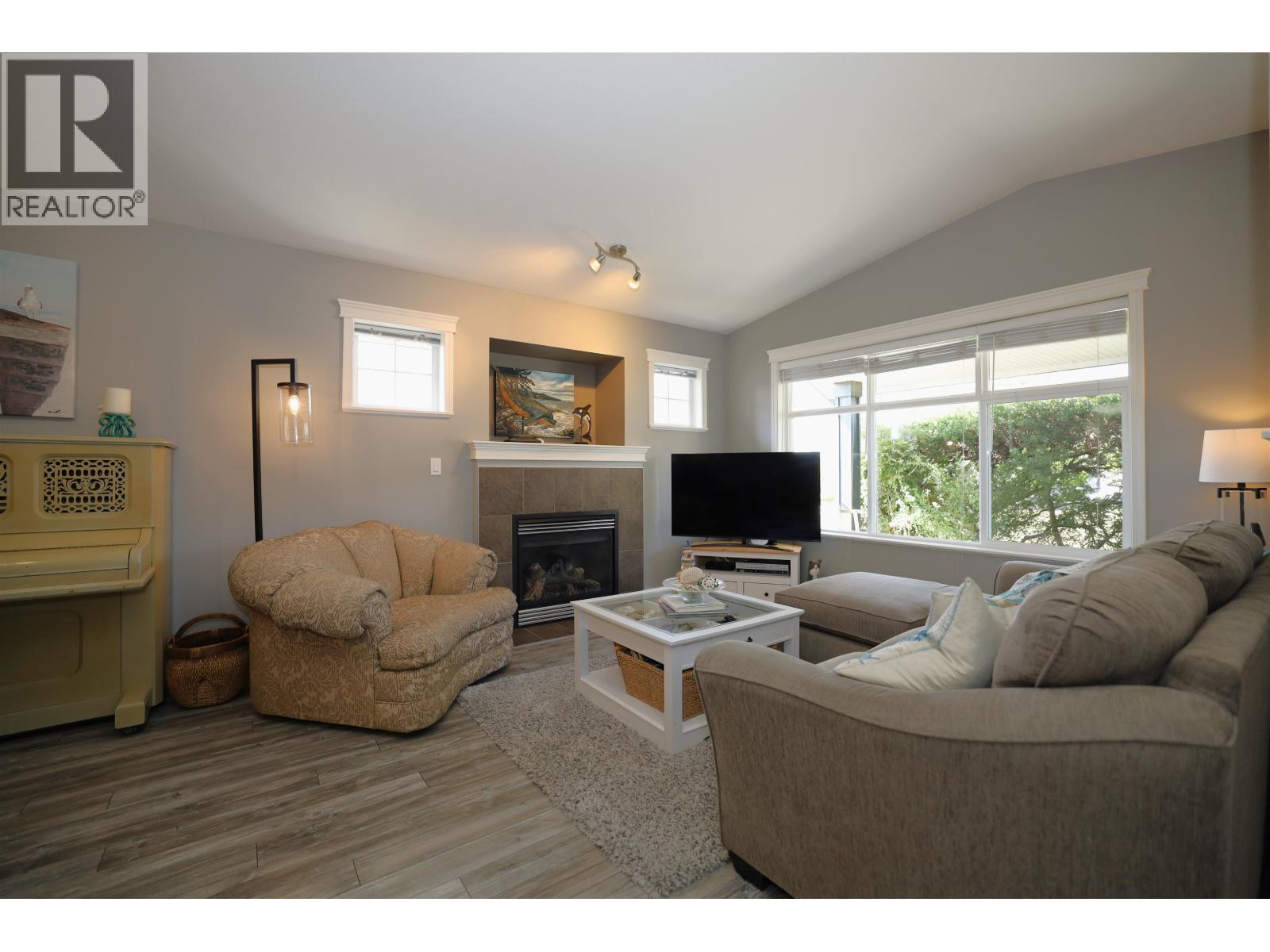 6335 TYLER ROAD, Sechelt