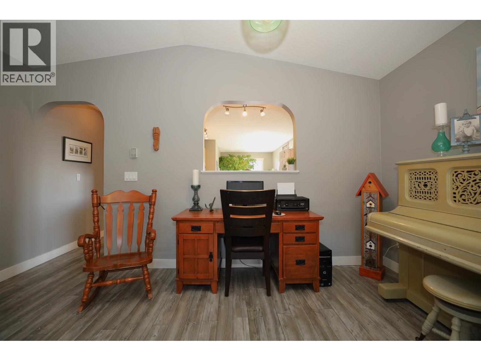 6335 TYLER ROAD, Sechelt