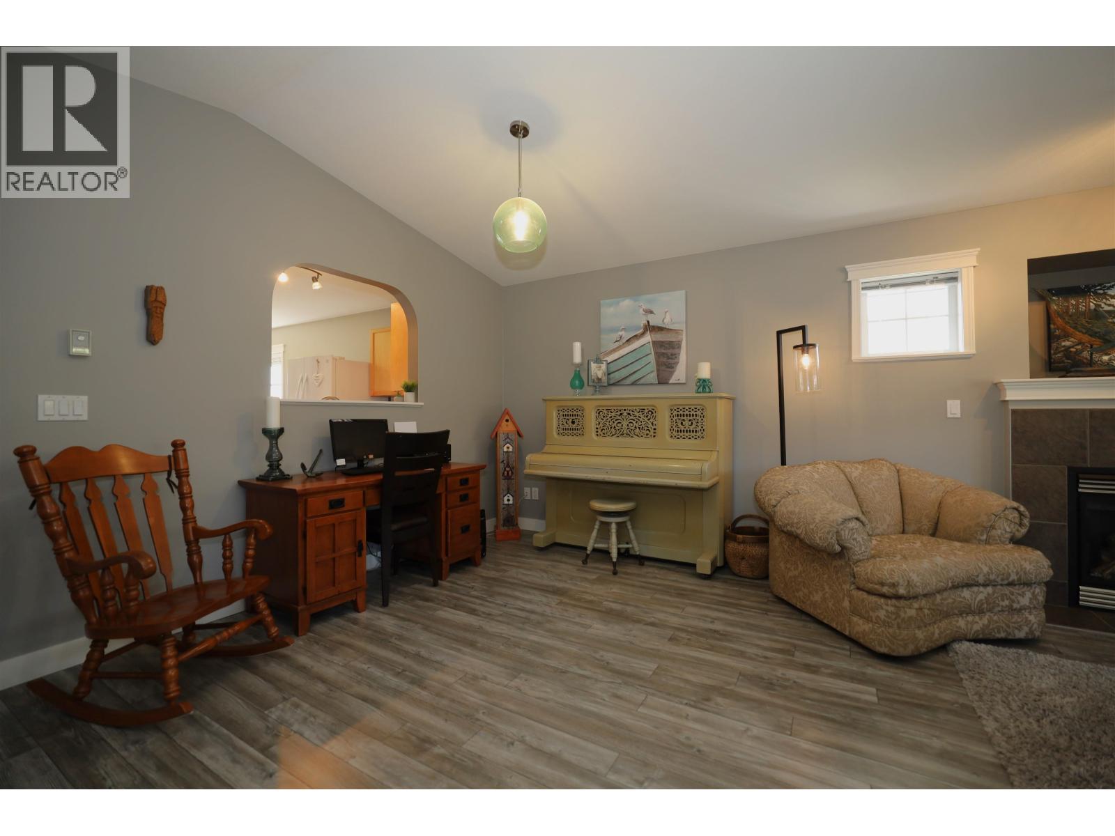 6335 TYLER ROAD, Sechelt