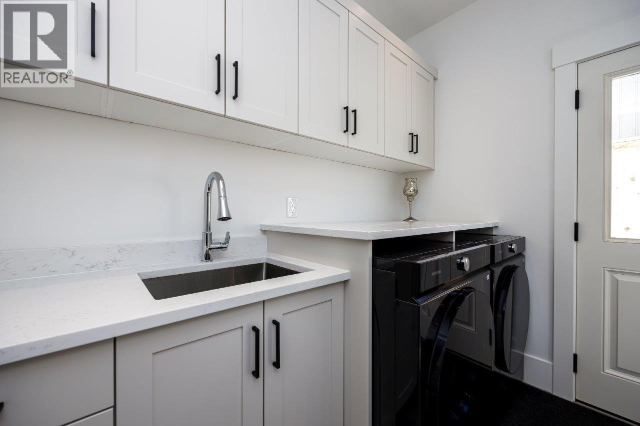 1028 CALVERHALL STREET, North Vancouver