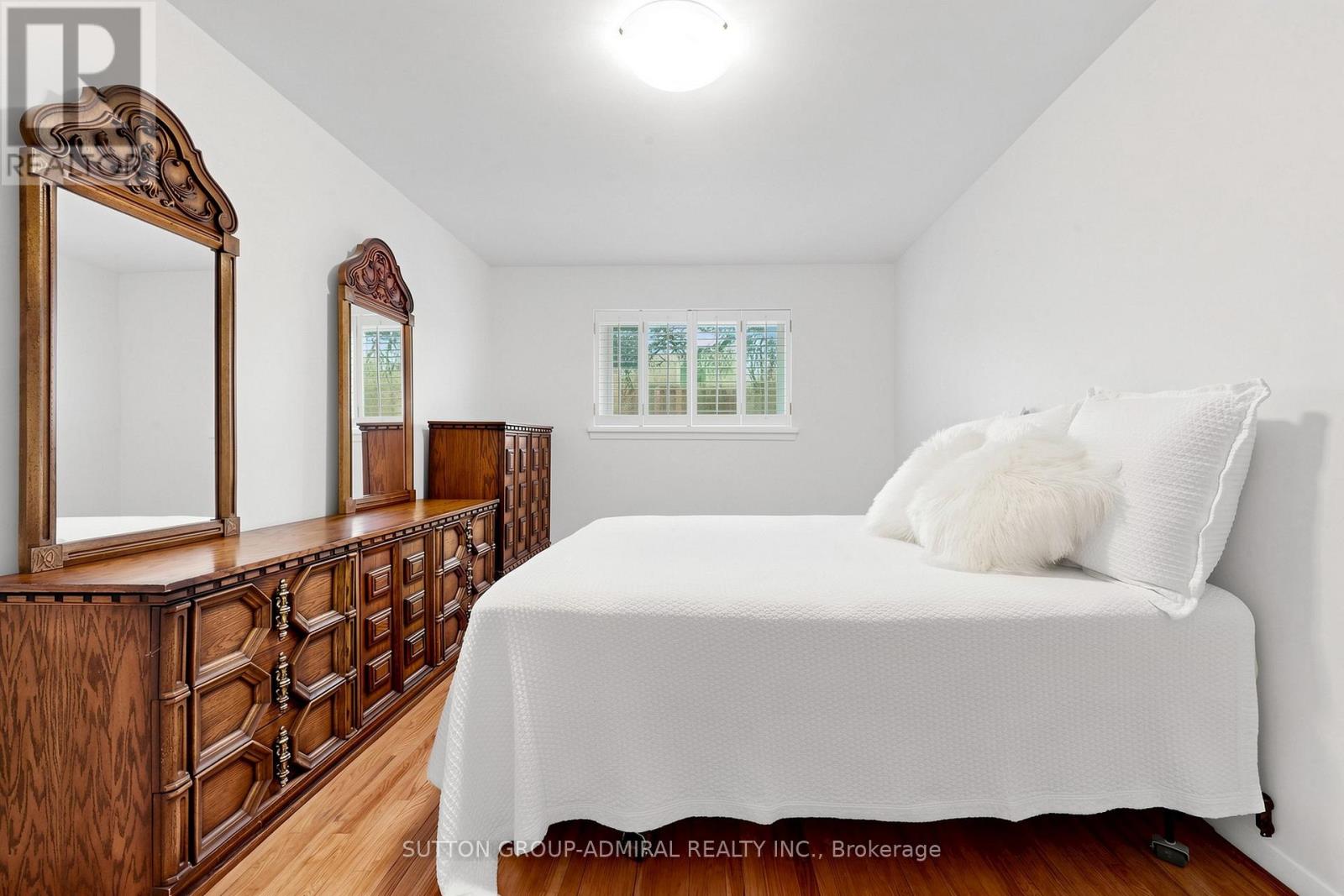 26 DONNALYN DRIVE - 23