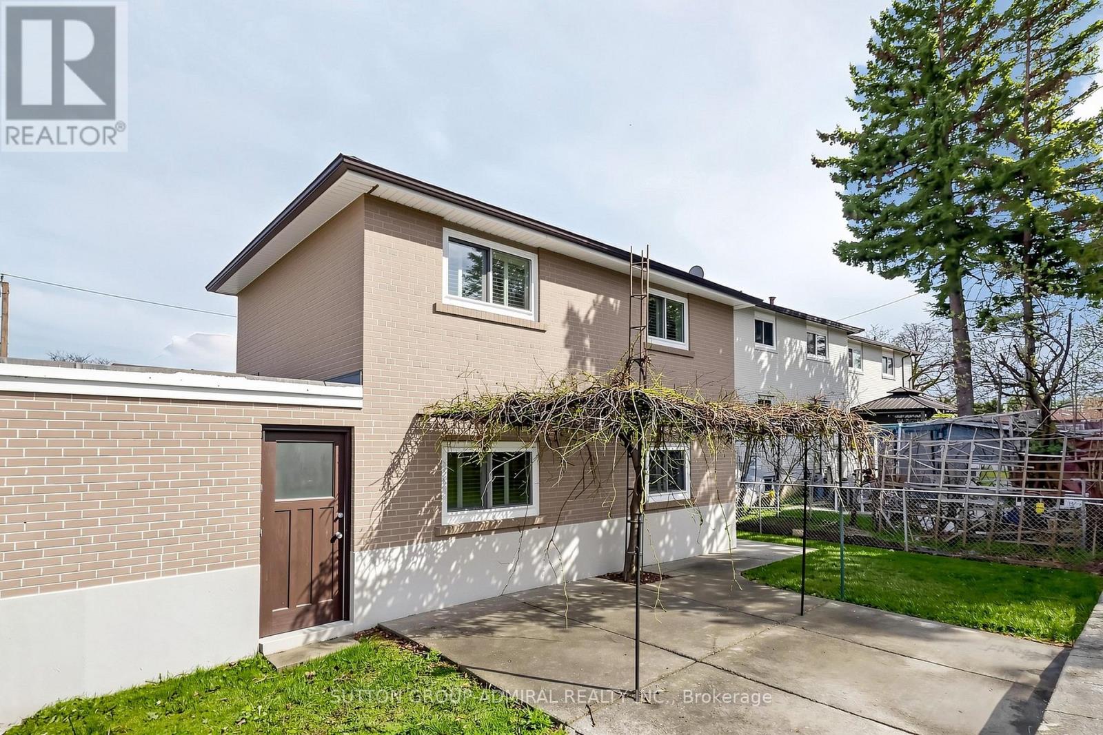 26 DONNALYN DRIVE - 35