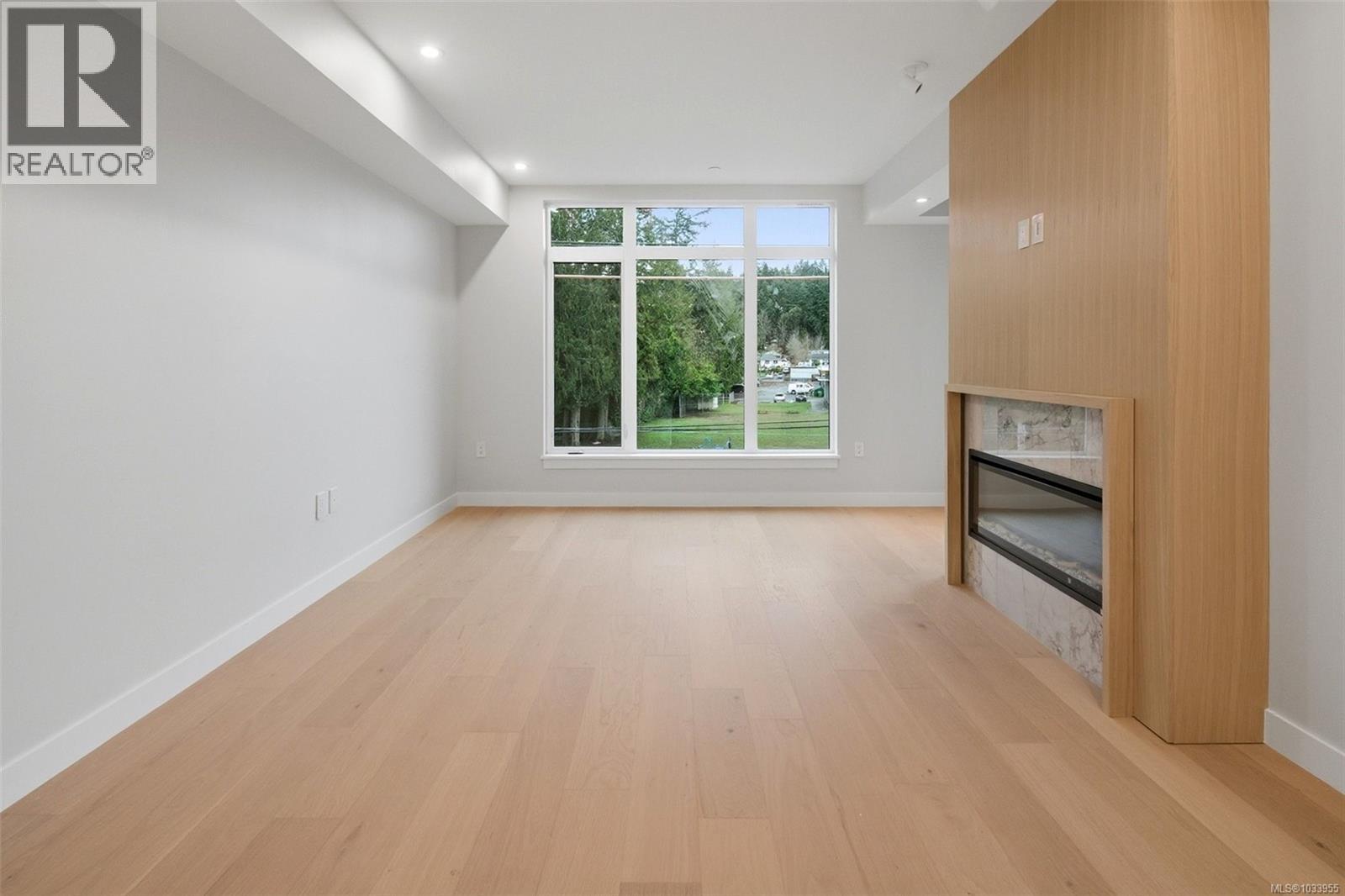 305 5229 Cordova Bay Road, Saanich