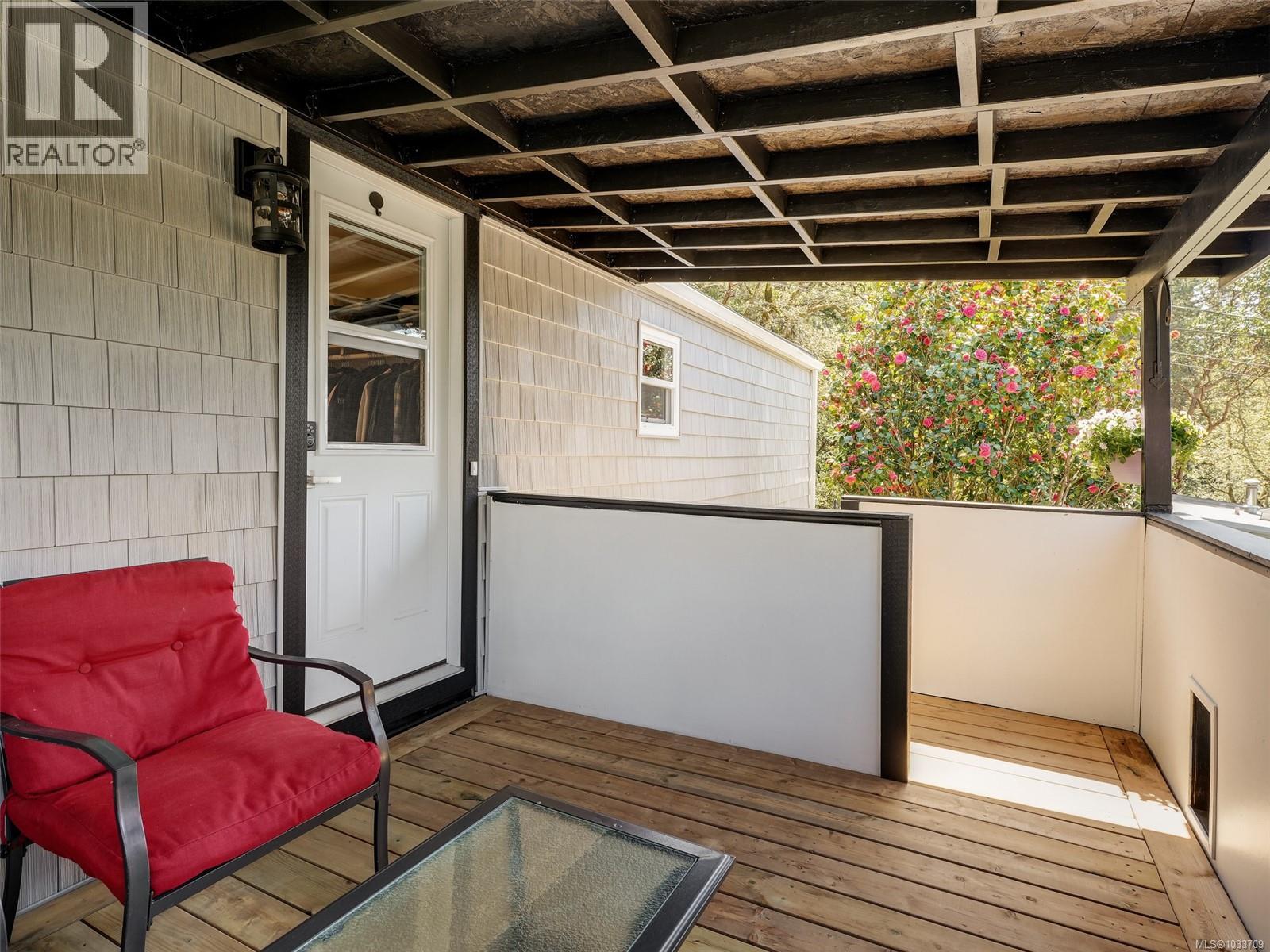 #25 2587 Selwyn Rd - 20