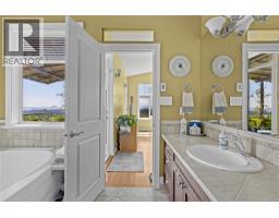 3737 Belaire Dr, Nanaimo, BC V9T5A1 Photo 35