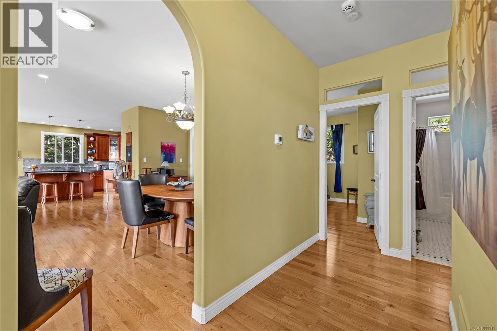 3737 Belaire Dr - 23