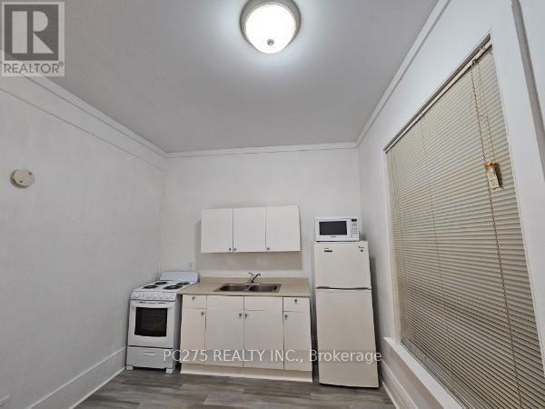 185 BROCK STREET N - 11