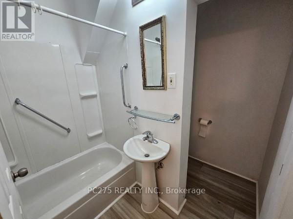 185 BROCK STREET N - 10