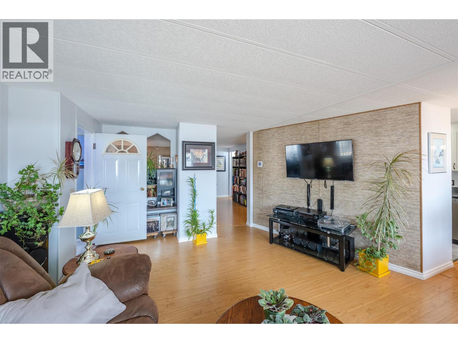 6601 TUCELNUIT Drive Unit# 30, Oliver