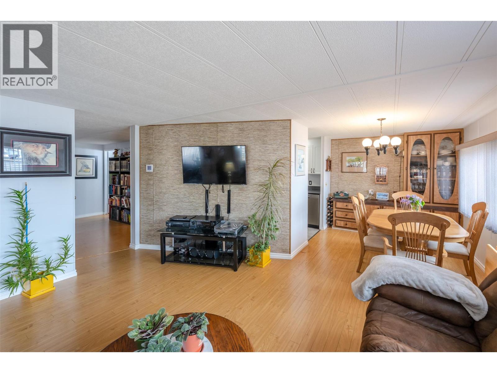 6601 TUCELNUIT Drive Unit# 30, Oliver