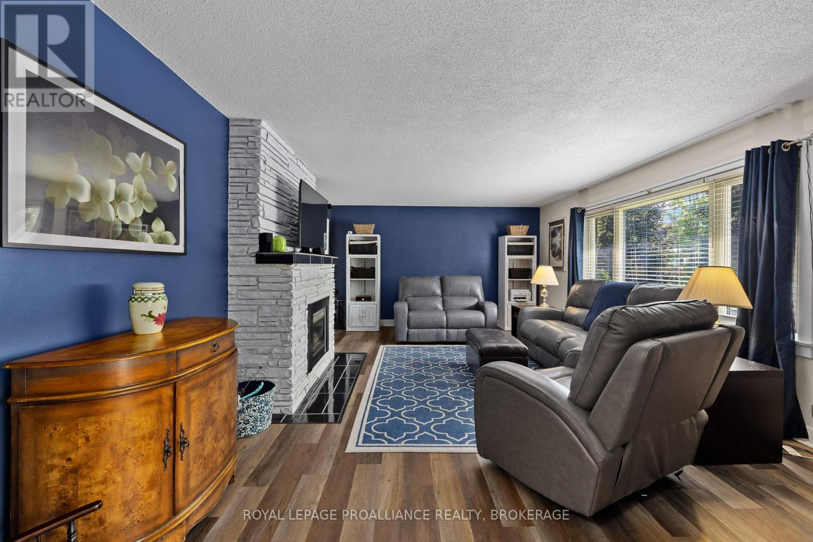 145 BRIDGE STREET W - 5