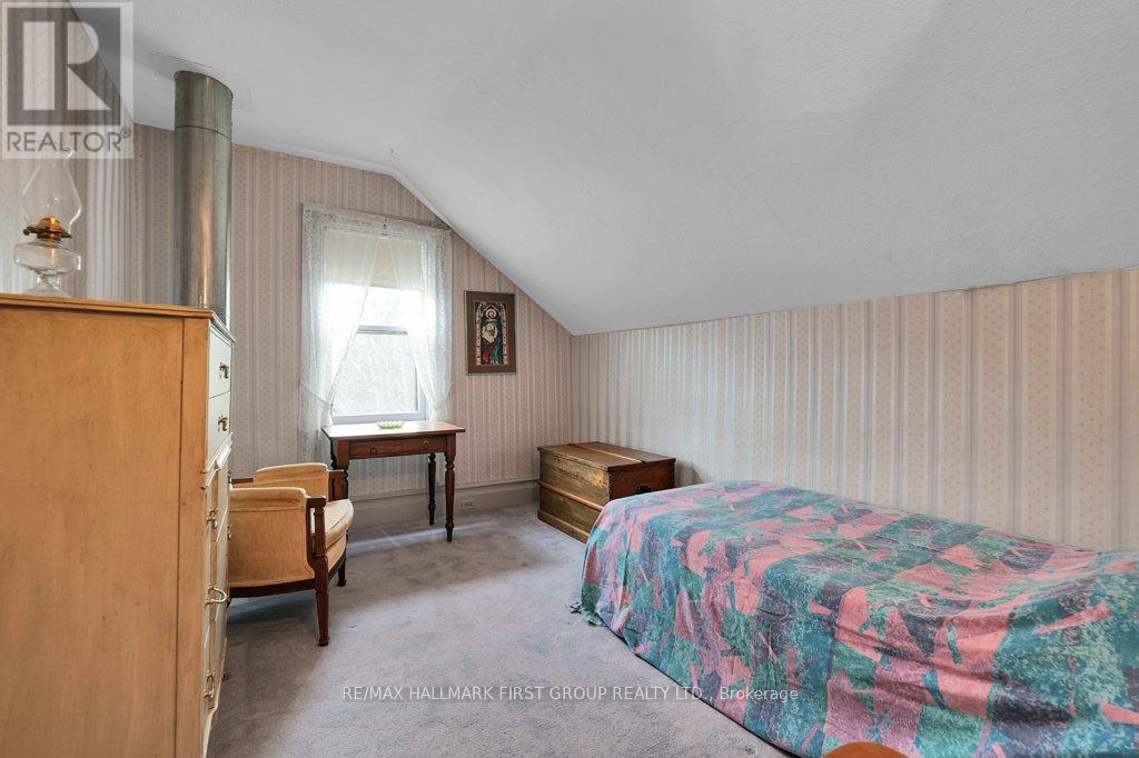 324 THOMASBURG ROAD - 36