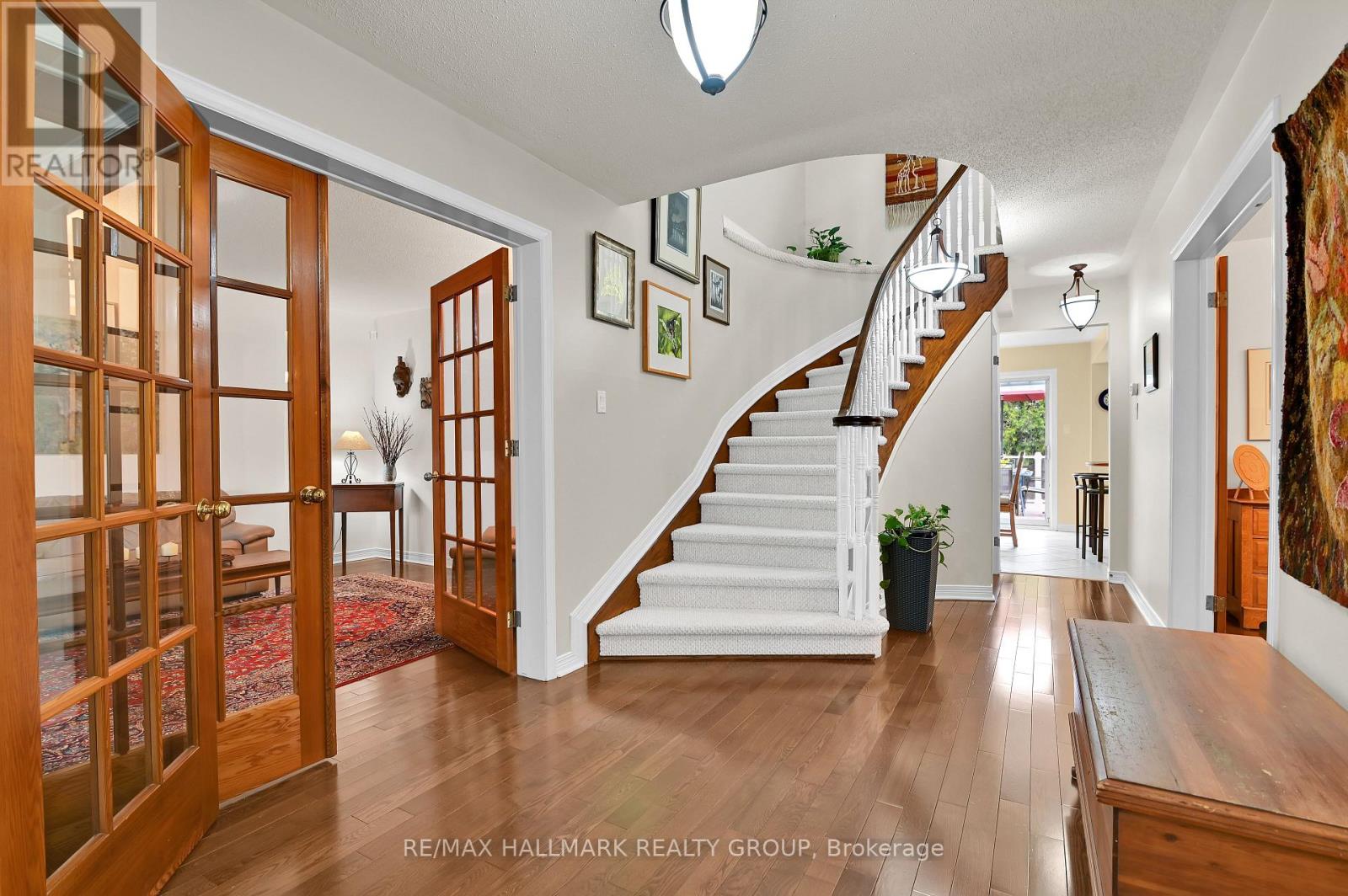 Main Level - Hallway