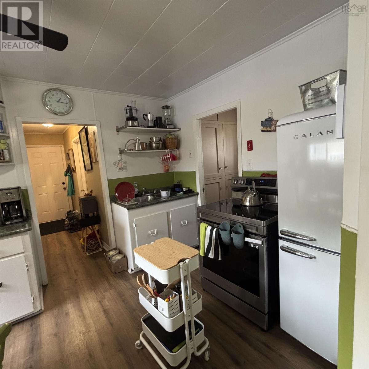 Property 4 of 16 of 3515 Ross Avenue