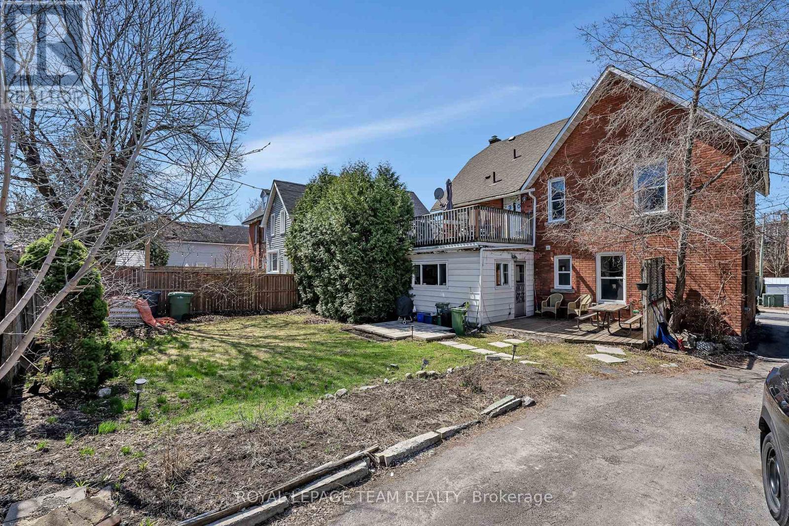 11 SHERBROOKE AVENUE - 35