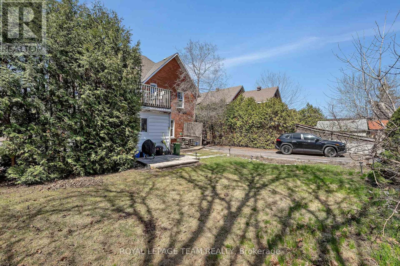 11 SHERBROOKE AVENUE - 37