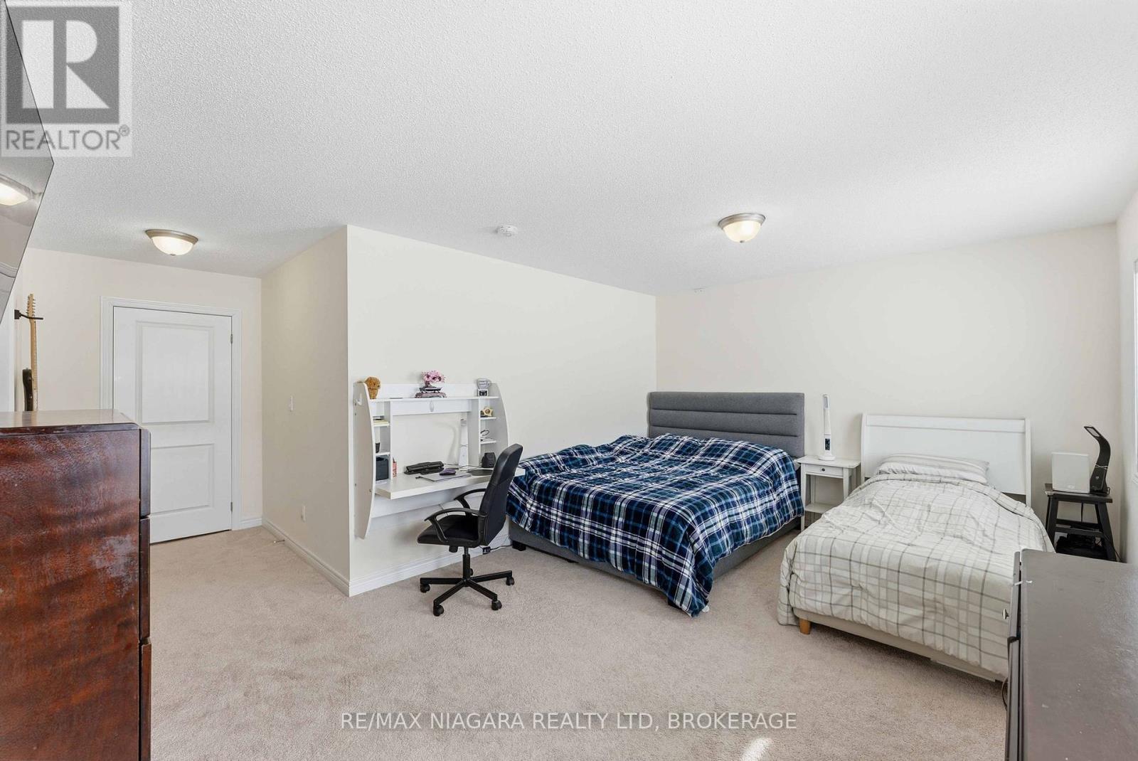 91 HOMESTEAD WAY - 21