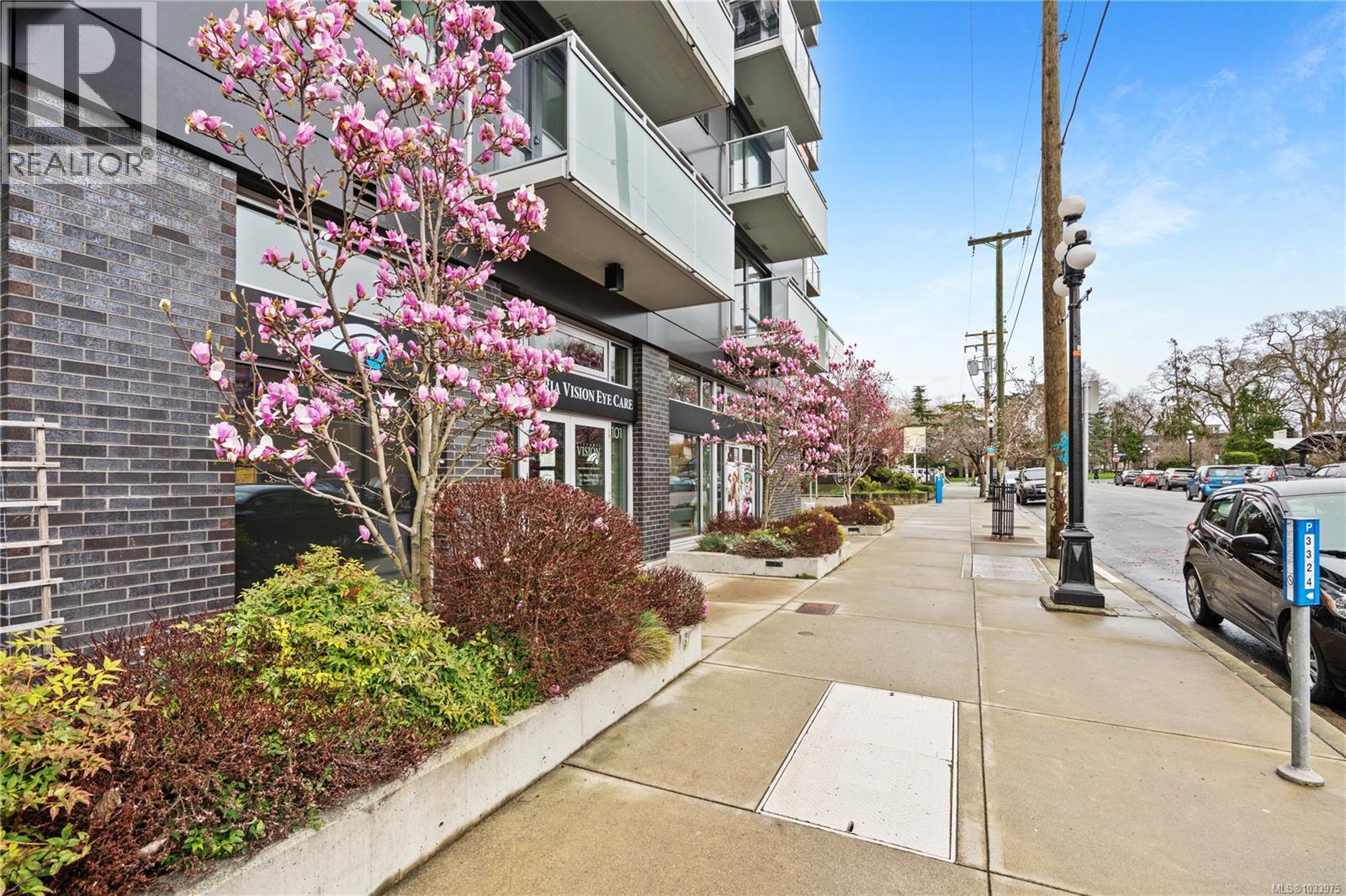 #305 838 Broughton St - Image 2