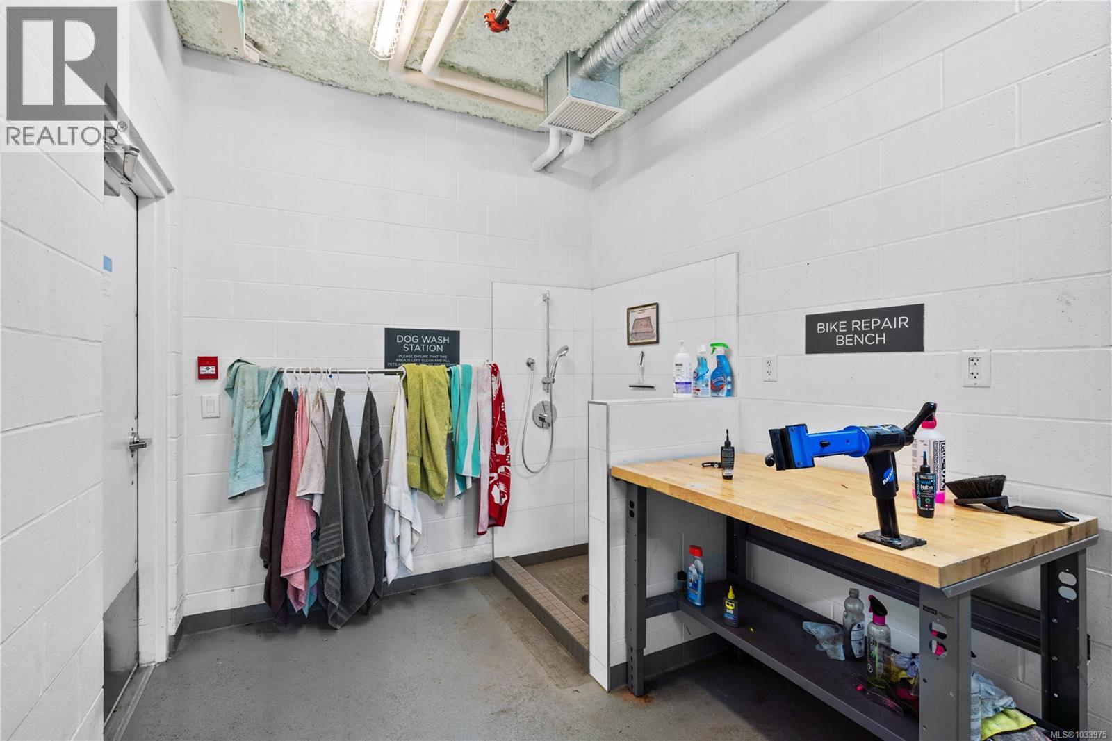 #305 838 Broughton St - 35