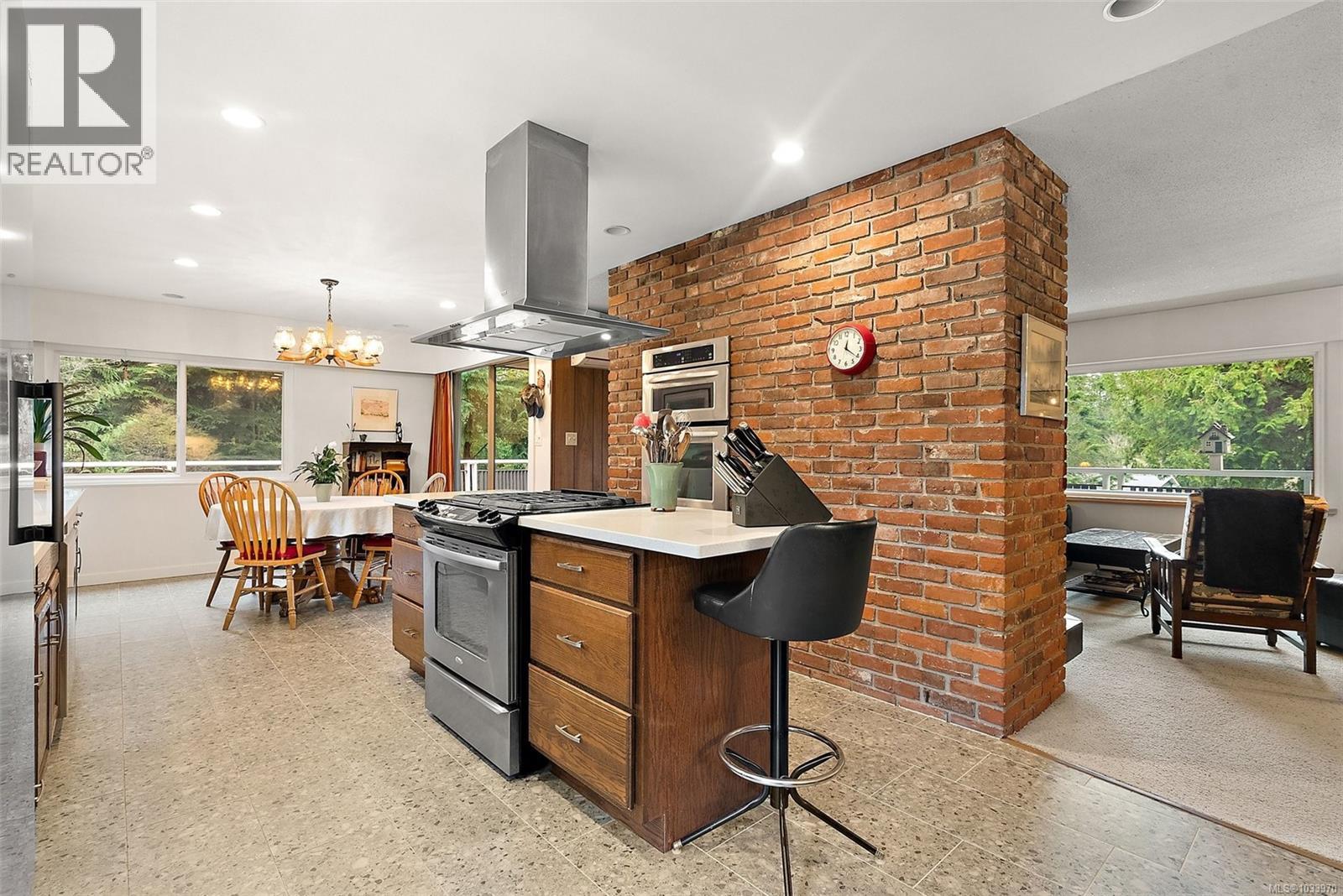 5817 Curry Rd - 3