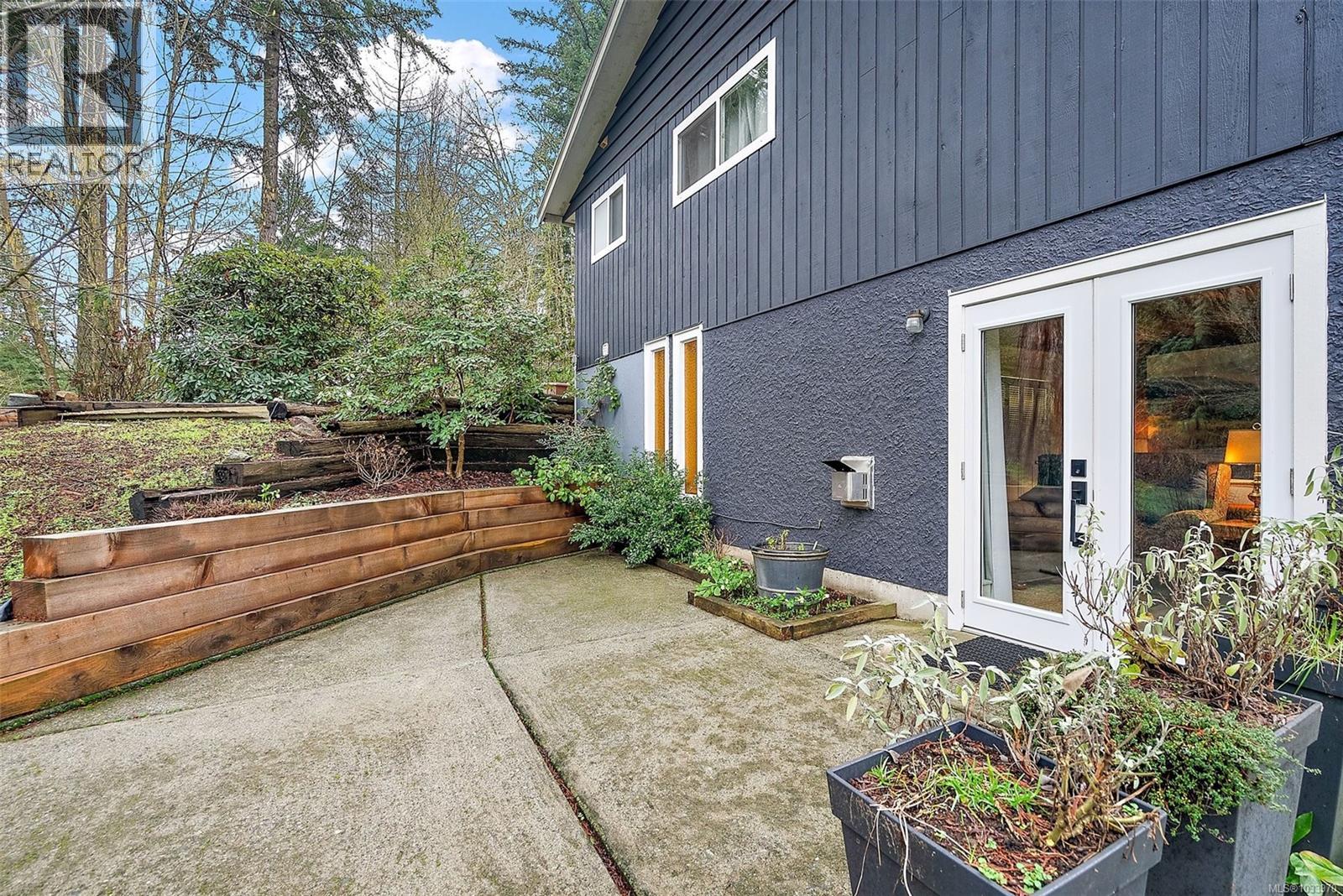 5817 Curry Rd, Duncan