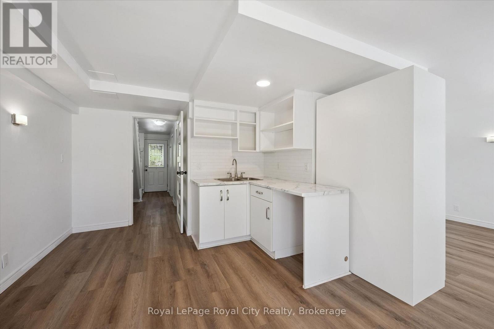 #21 295 WATER STREET - 26