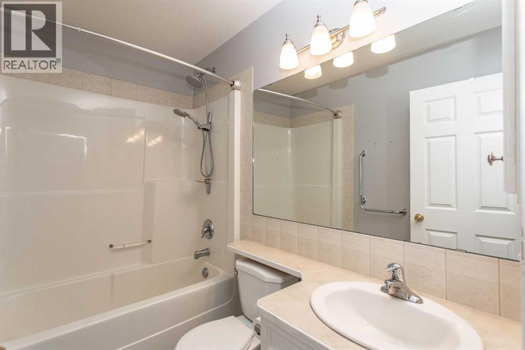 142 Robinson Avenue, Penhold