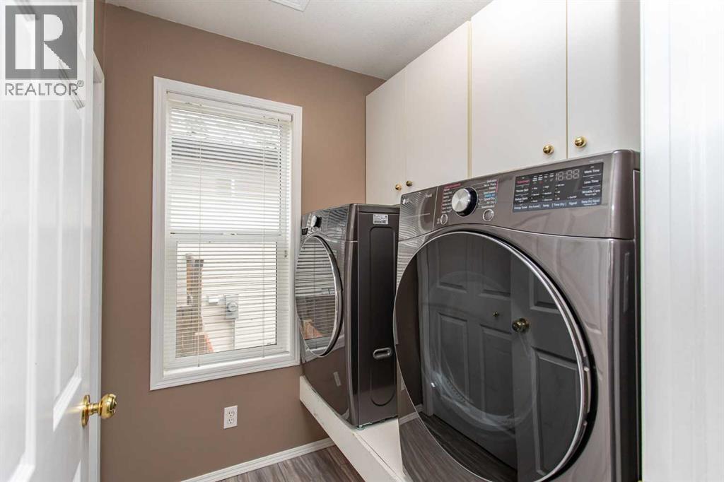 142 Robinson Avenue, Penhold
