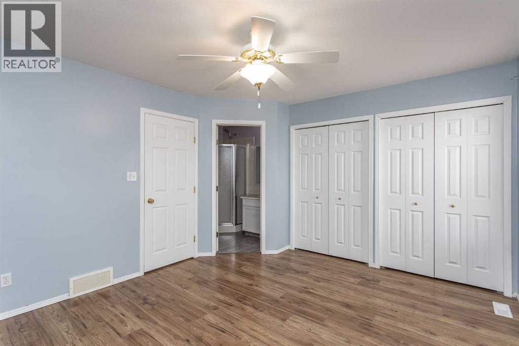 142 Robinson Avenue, Penhold