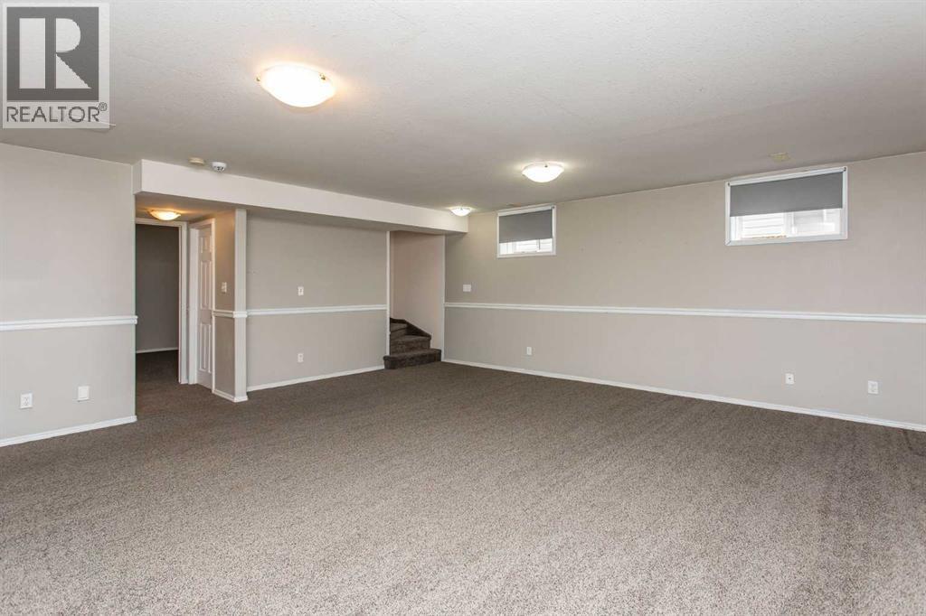 142 Robinson Avenue, Penhold