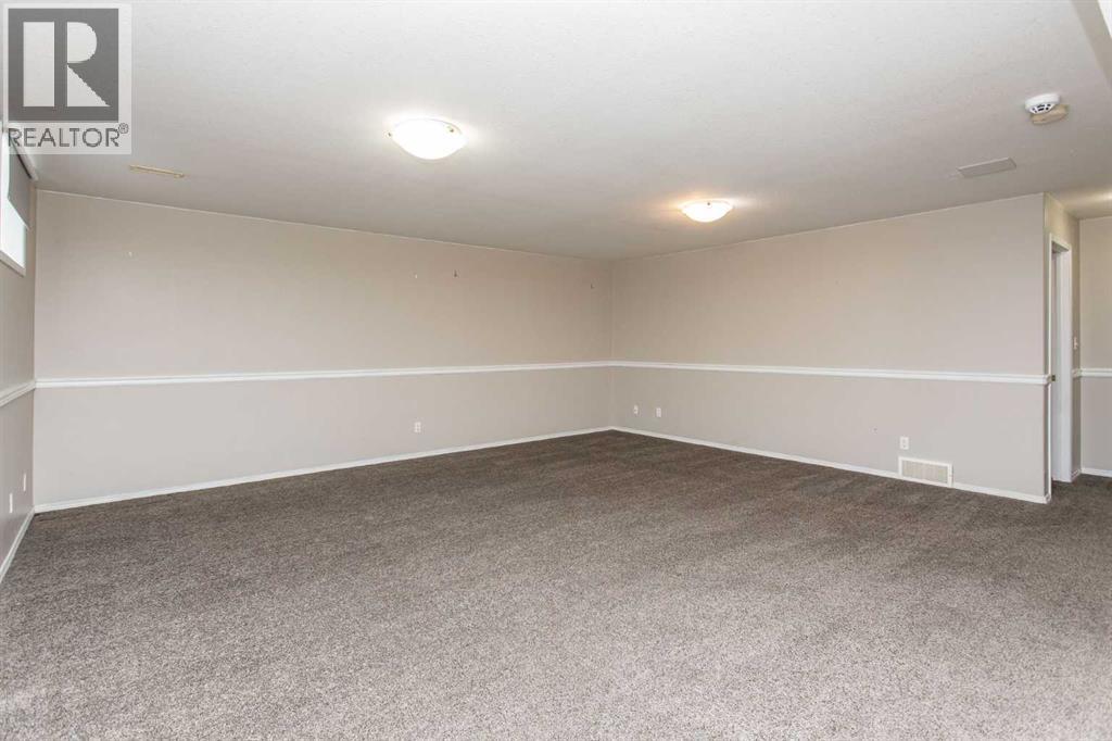 142 Robinson Avenue, Penhold